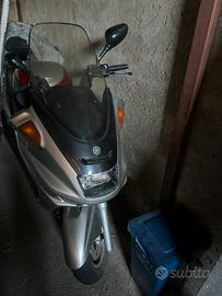 Yamaha Majesty
