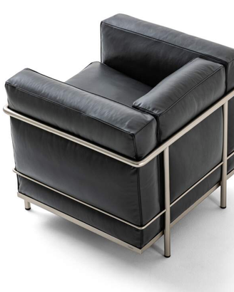 lc2 cassina nuova con etichette