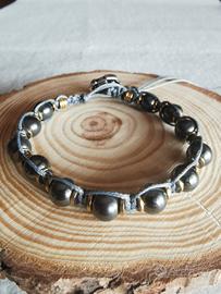 braccialetto artigianale tipo shamballa