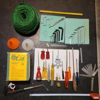 Assortimento di attrezzi fai da te