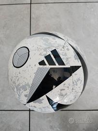 pallone quasi nuovo adidas juve