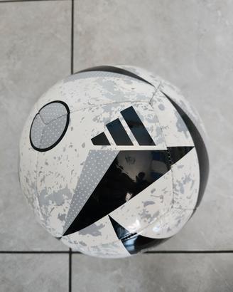 pallone quasi nuovo adidas juve
