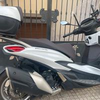 Beverly 400 HPE 2023