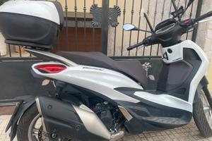 Beverly 400 HPE 2023