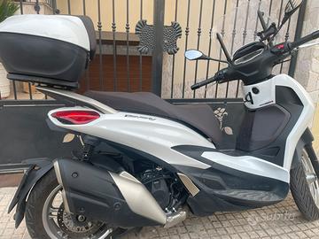 Beverly 400 HPE 2023