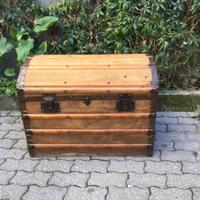 Baule forziere in legno e ferro 