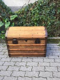 Baule forziere in legno e ferro 