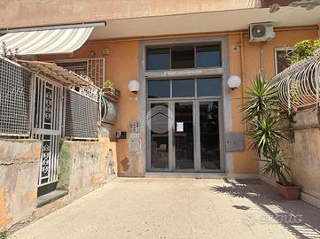 2 LOCALI A NAPOLI