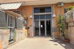 2 LOCALI A NAPOLI