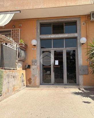 2 LOCALI A NAPOLI