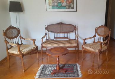 Salottino fine ottocento in Paglia di Vienna