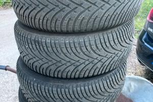 Treno gomme invernali goodrich