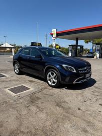 Mercedes GLAc180