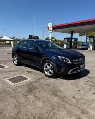 Mercedes GLAc180