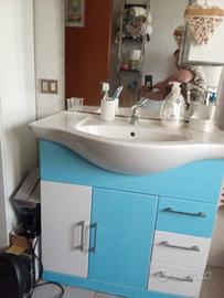 Mobile bagno con specchiera