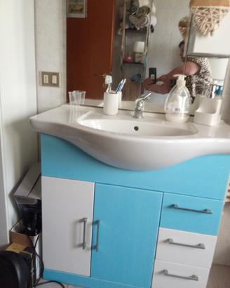 Mobile bagno con specchiera