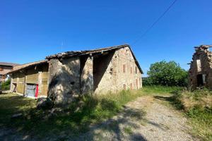 Rustico / Casale di 800 m² con più di 5 locali a A