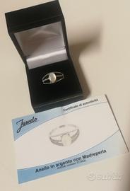 Anello in argento con Madreperla 