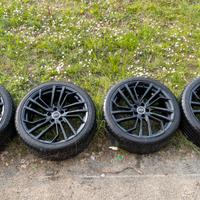  4 cerchi completi di gomme  