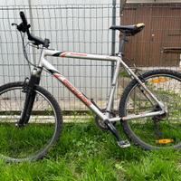 Mountain bike Specialized