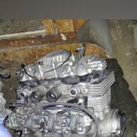 Benelli 350 4 cil motore carburatori ruote sella