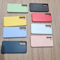 8 cover samsung s21 silicone e altro materiale.