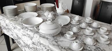 Servizio tavola completo della collezione Versaill