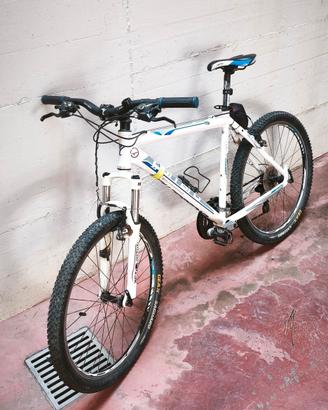 Mountain bike 26" 24 rapporti Shimano 