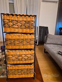 Comodino in paglia e ferro