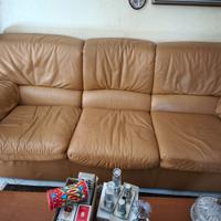 Divano  in pelle e poltrone in pelle 5 sedute