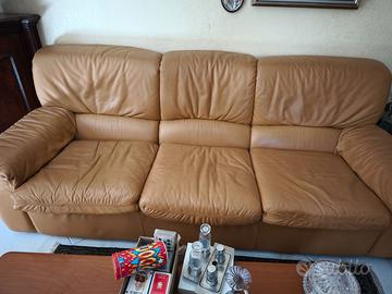 Divano  in pelle e poltrone in pelle 5 sedute