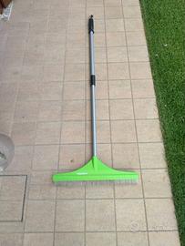Spazzola manuale per prati sintetici 45 x 132 cm