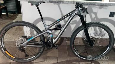 Mountain bike MB YETI SB 5.5 carbonio