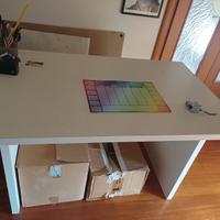 Scrivania in legno massello