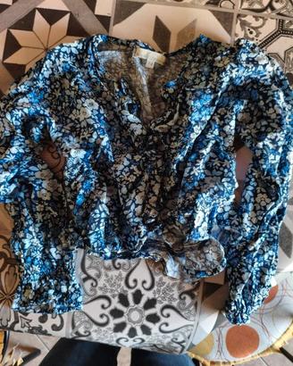 Graziosa blusa / maglia leggera a maniche lunghe d