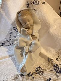 Statuina bimbo in fasce Noa