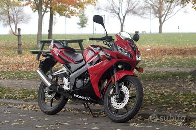 Yamaha YZF R125 / Honda CBR 125R