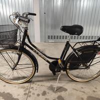 Bici stile Graziella con cestino 