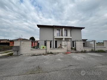 Villa Bifamiliare