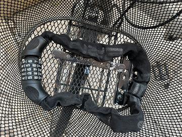 Bicicletta da città con cestino, cambio, lucchetto