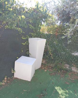 Set 4 fioriere design + tavolino cubo per giardino