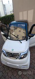 Auto scooter elettrico per anziani o disabili