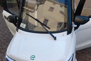 Auto scooter elettrico per anziani o disabili