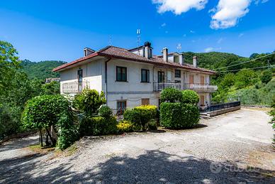 Bellegra: appartamento in villa con mansarda