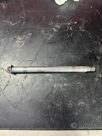 Perno ruota posteriore hm 50