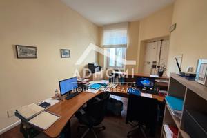 Trivano uso ufficio, anche cambio destinazione uso