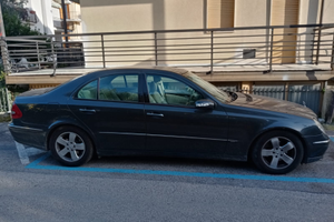 Auto ben tenuta in perfette condizioni