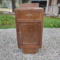 comodino antico 