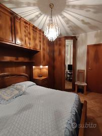 Camera da letto completa in legno