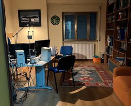 Stanza uso ufficio o studio